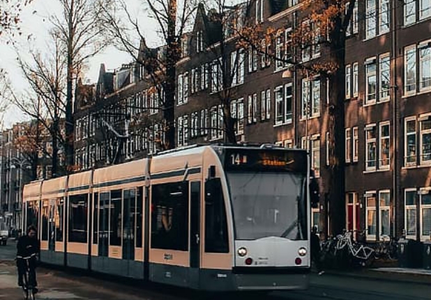 Het AOF ondersteunt huisartsenpraktijken in achterstandswijken in Amsterdam en Almere.