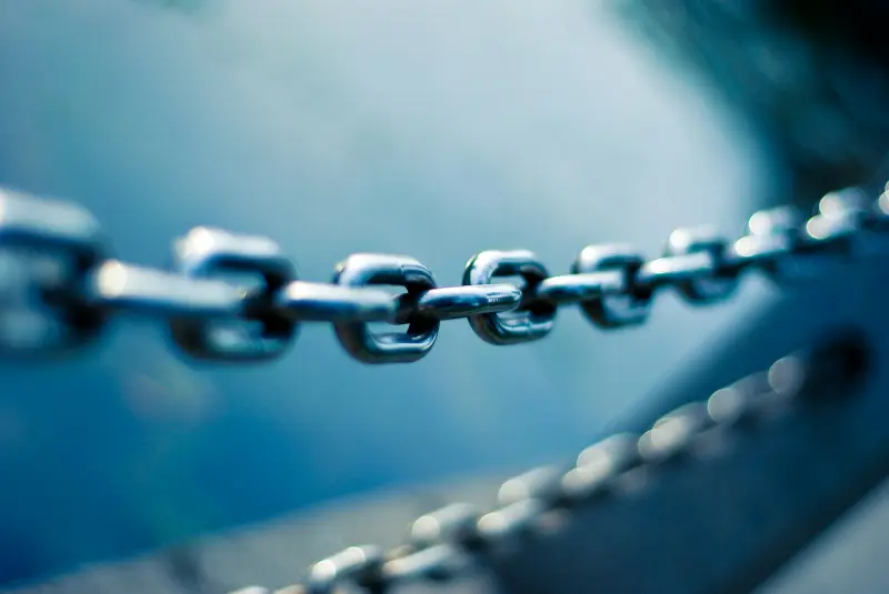 Sterke ketting als symbool voor vertrouwen en kwaliteit van backlinks in SEO